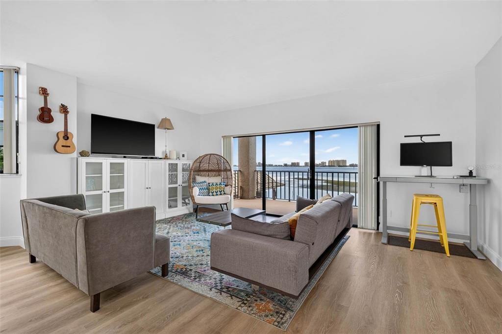 En Venta: $599,900 (2 camas, 2 baños, 1340 Pies cuadrados)