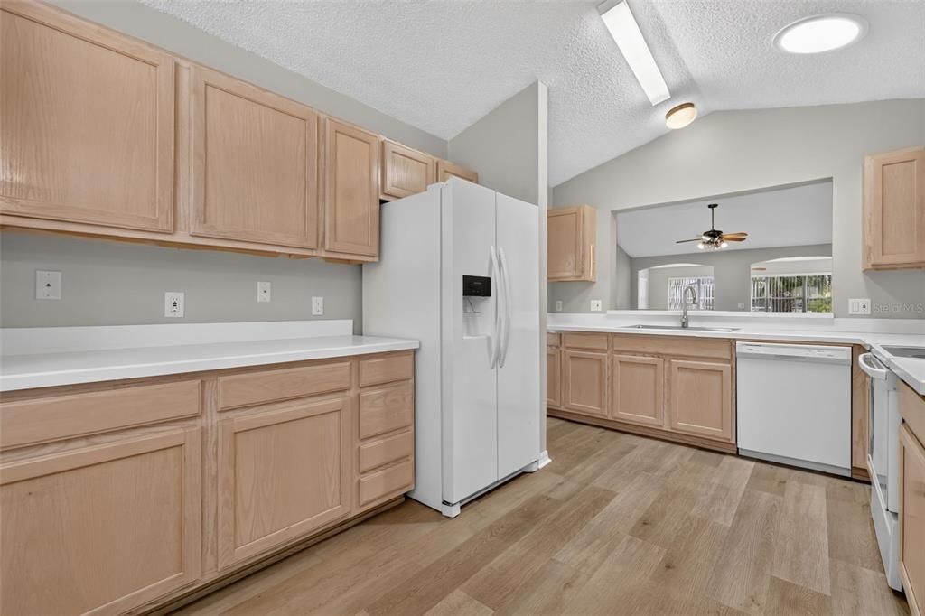 En Venta: $399,000 (3 camas, 2 baños, 1694 Pies cuadrados)