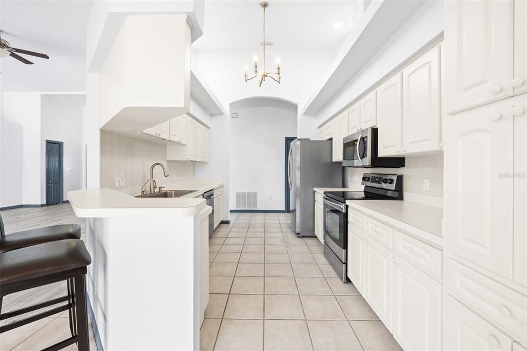En Venta: $449,000 (3 camas, 2 baños, 1898 Pies cuadrados)