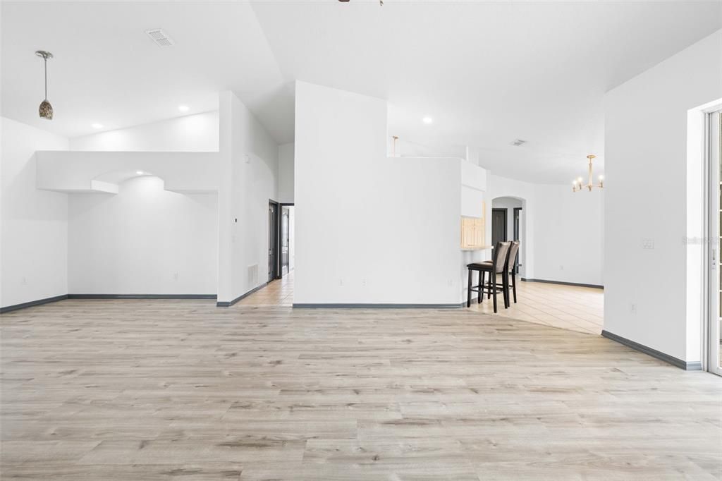 En Venta: $449,000 (3 camas, 2 baños, 1898 Pies cuadrados)
