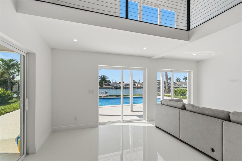 На продажу: $1,495,000 (4 спален, 3 ванн, 2450 Квадратных фут)
