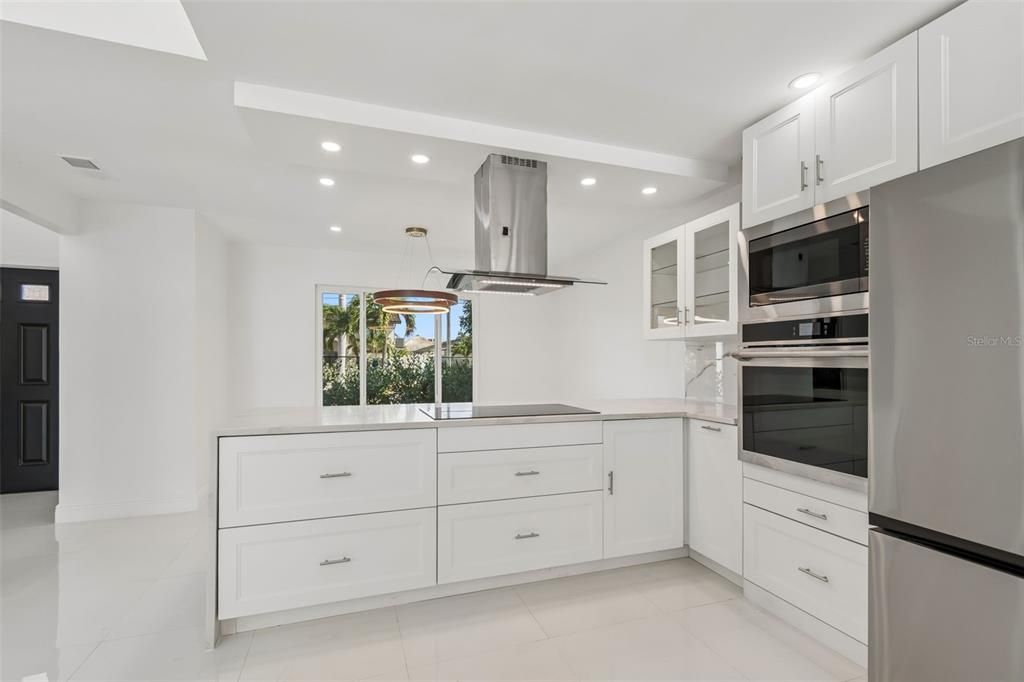 На продажу: $1,495,000 (4 спален, 3 ванн, 2450 Квадратных фут)