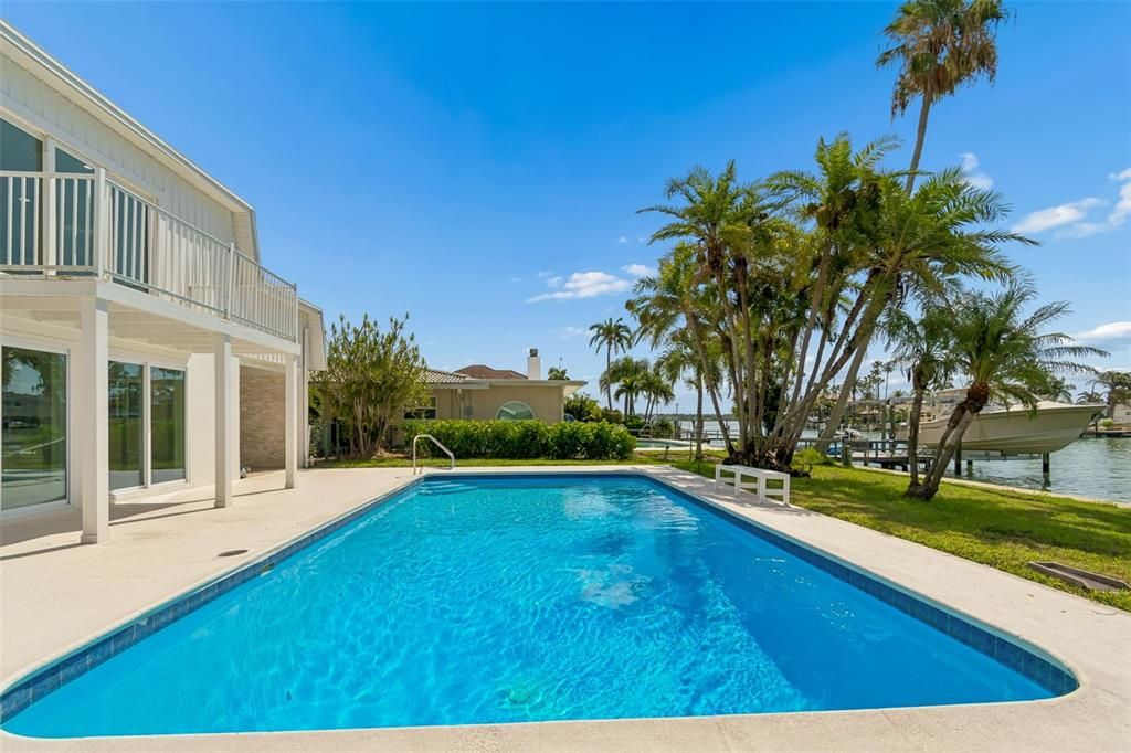 На продажу: $1,495,000 (4 спален, 3 ванн, 2450 Квадратных фут)