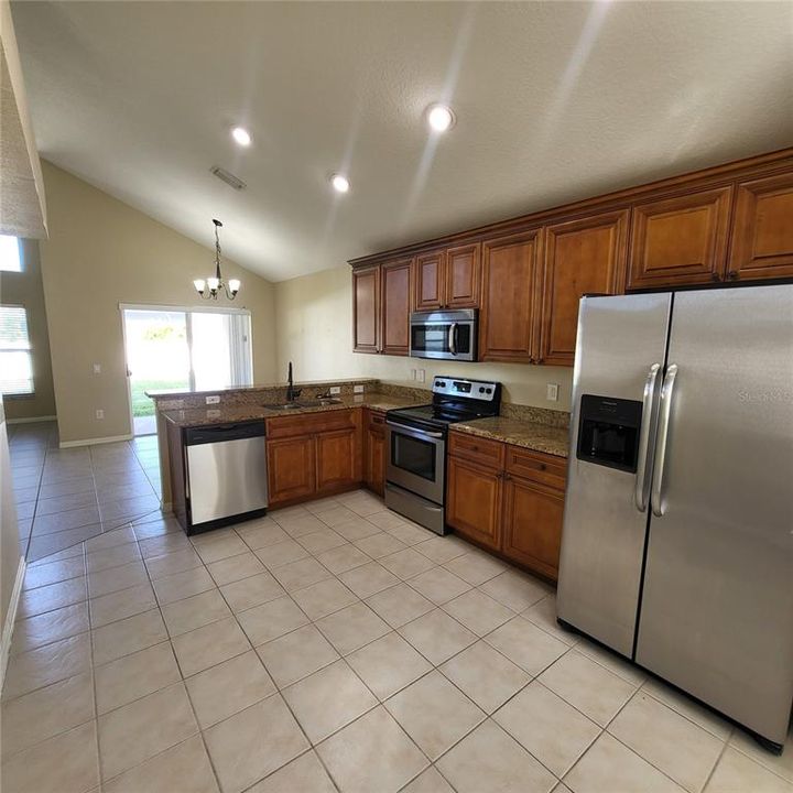 В аренду: $2,499 (4 спален, 2 ванн, 1791 Квадратных фут)