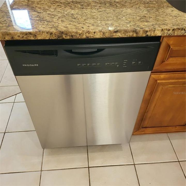 В аренду: $2,499 (4 спален, 2 ванн, 1791 Квадратных фут)