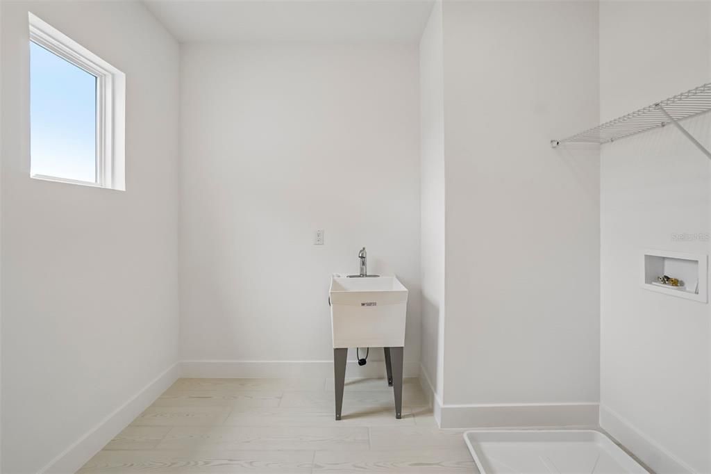 En Venta: $901,990 (5 camas, 5 baños, 4272 Pies cuadrados)