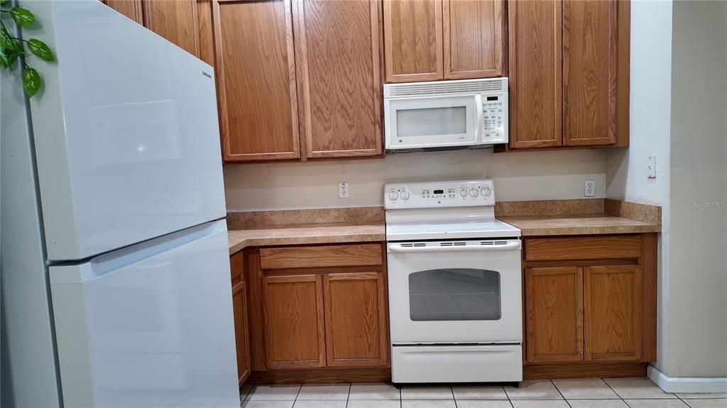 В аренду: $1,700 (3 спален, 2 ванн, 1433 Квадратных фут)