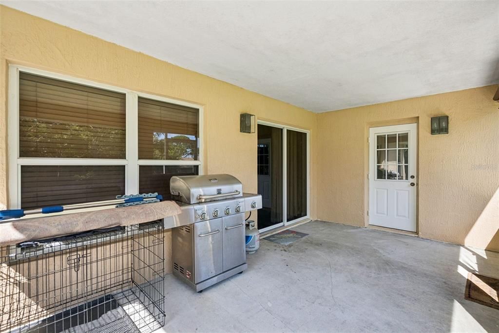 For Sale: $400,000 (4 beds, 2 baths, 2236 Square Feet)
