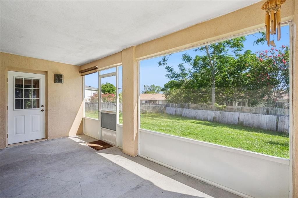 For Sale: $400,000 (4 beds, 2 baths, 2236 Square Feet)