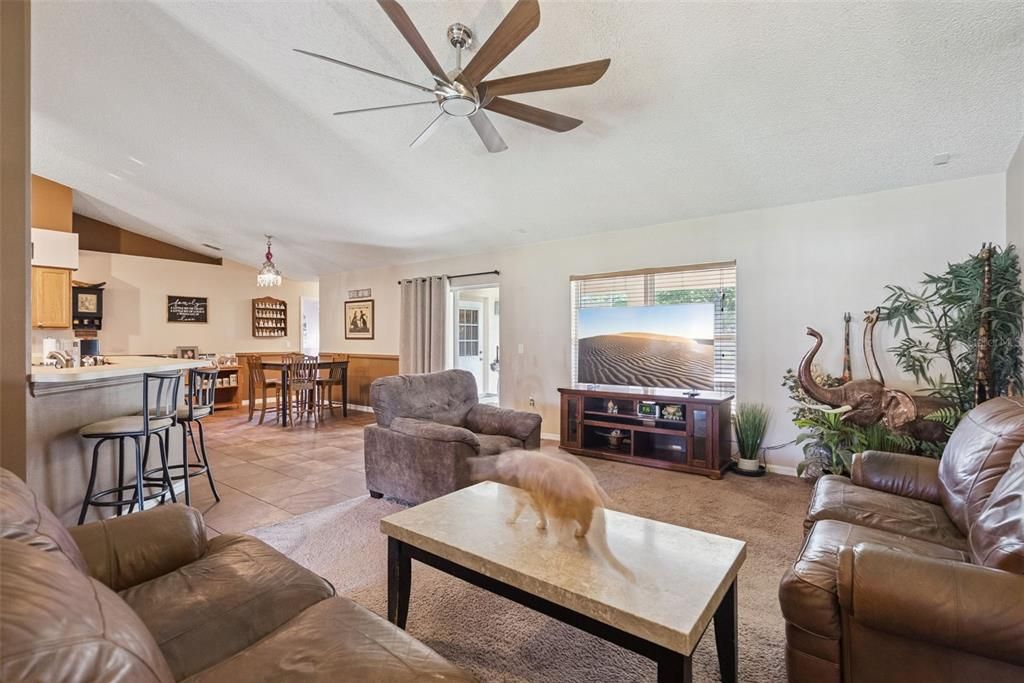 For Sale: $400,000 (4 beds, 2 baths, 2236 Square Feet)