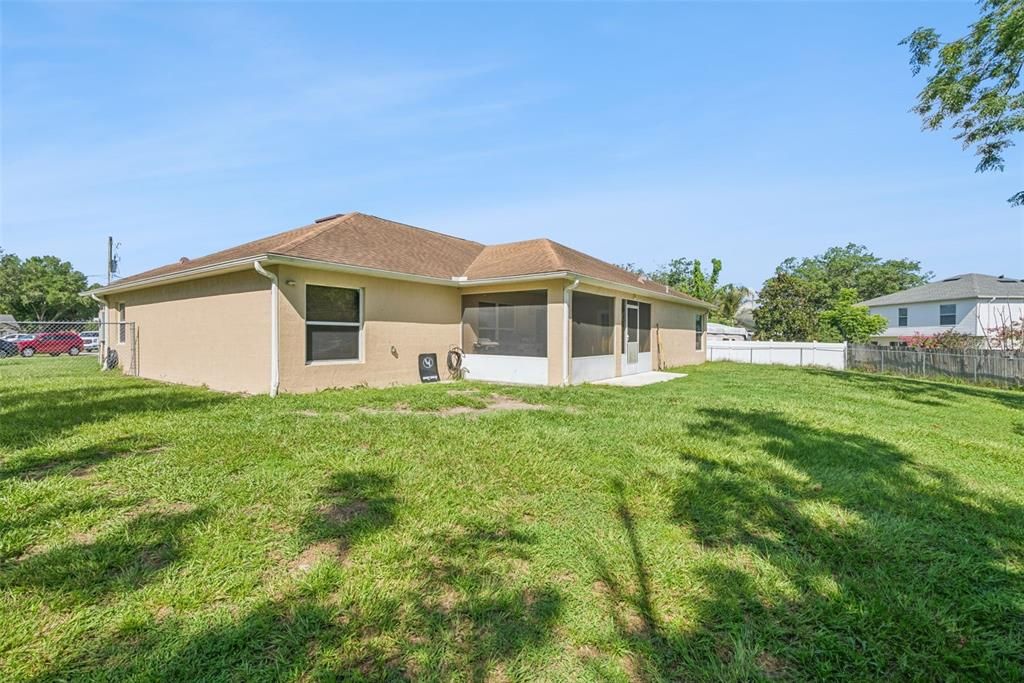 For Sale: $400,000 (4 beds, 2 baths, 2236 Square Feet)