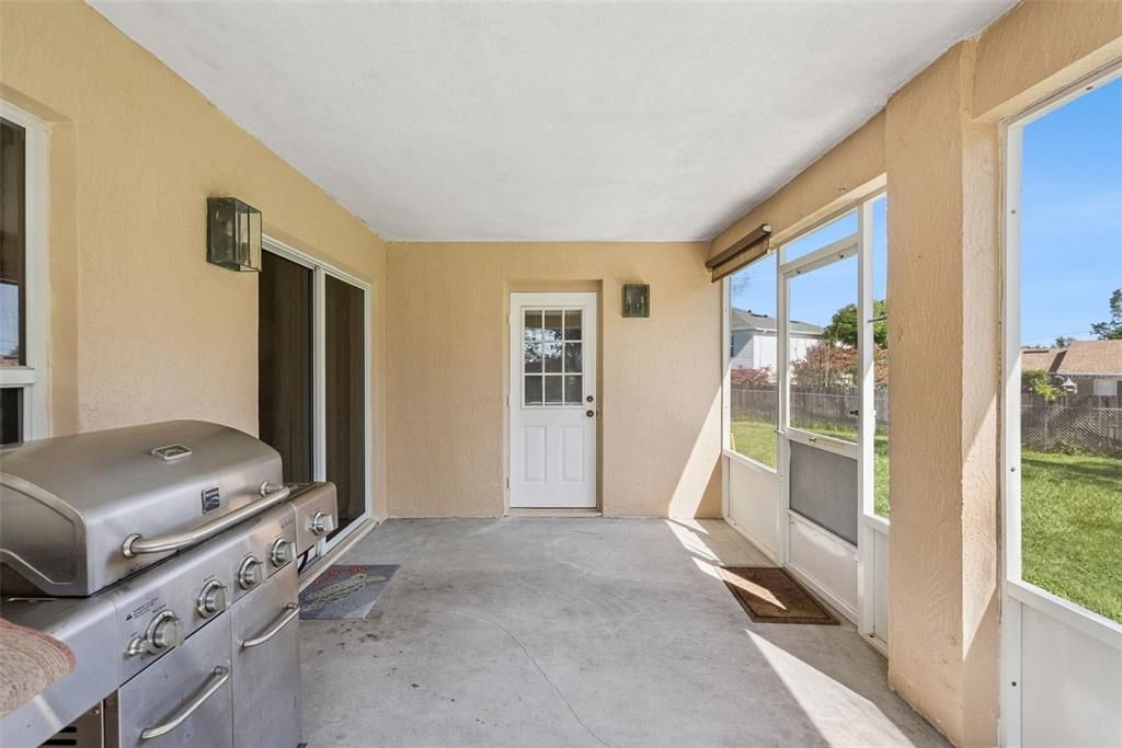 For Sale: $400,000 (4 beds, 2 baths, 2236 Square Feet)