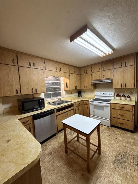 En Venta: $275,000 (3 camas, 2 baños, 1918 Pies cuadrados)