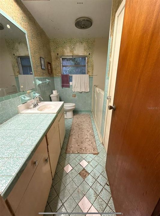 En Venta: $275,000 (3 camas, 2 baños, 1918 Pies cuadrados)