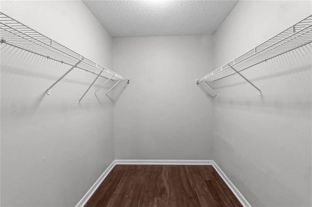 For Sale: $410,000 (4 beds, 2 baths, 1930 Square Feet)