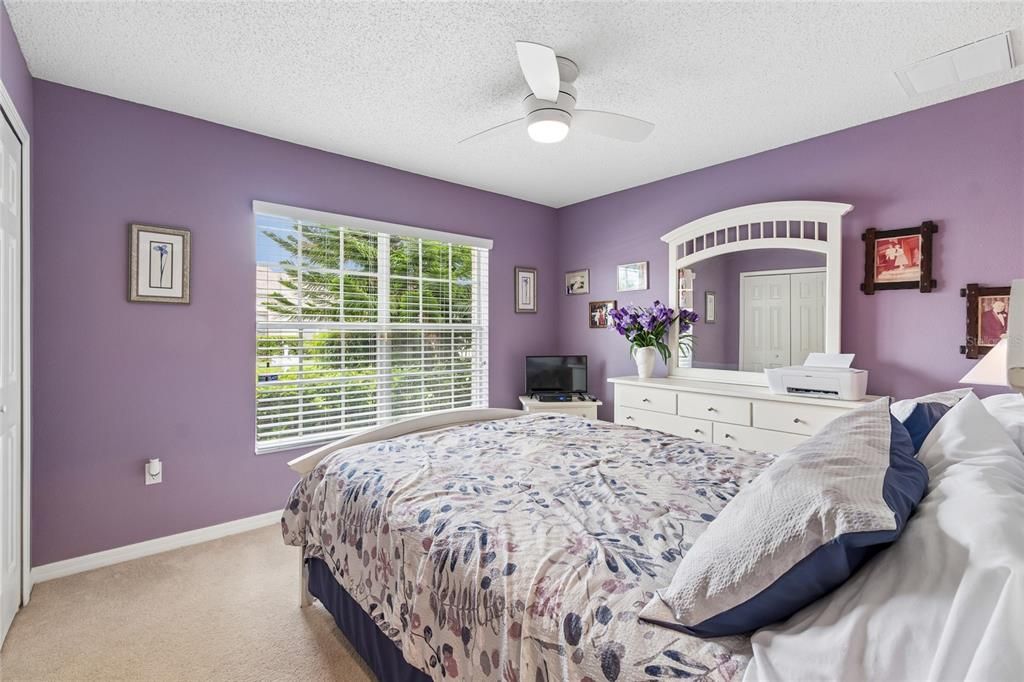 For Sale: $373,000 (2 beds, 2 baths, 1594 Square Feet)