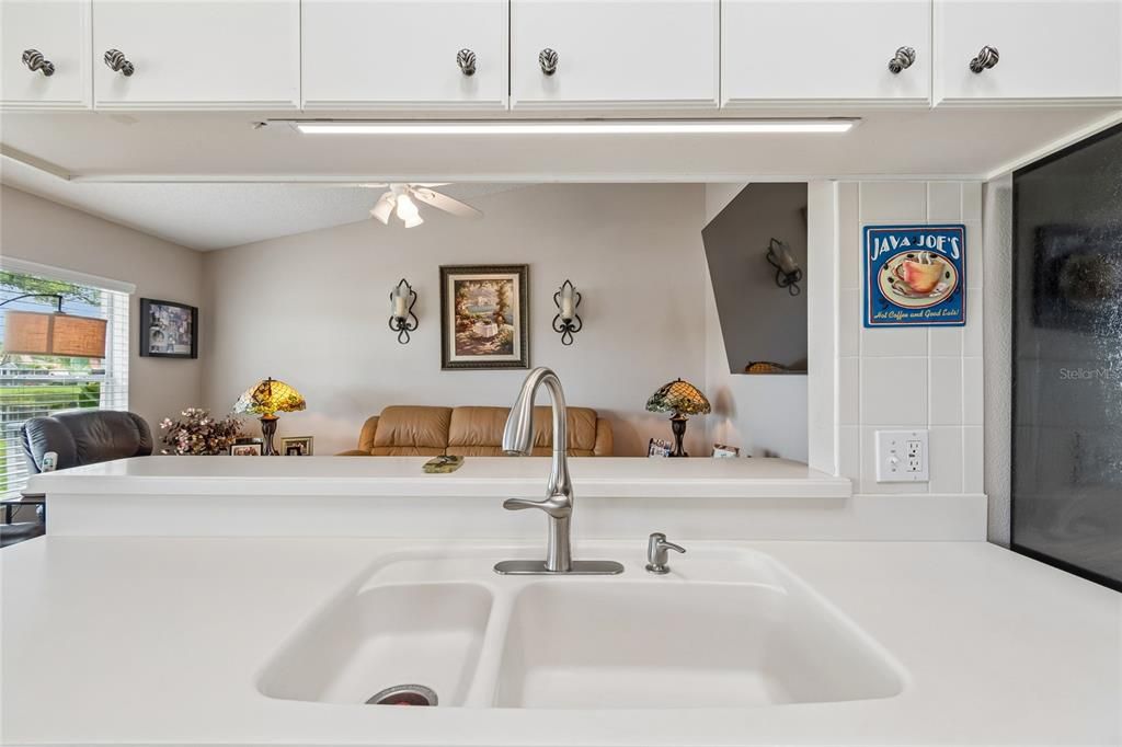 For Sale: $373,000 (2 beds, 2 baths, 1594 Square Feet)