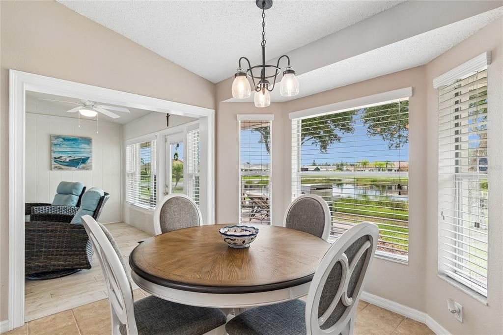For Sale: $373,000 (2 beds, 2 baths, 1594 Square Feet)