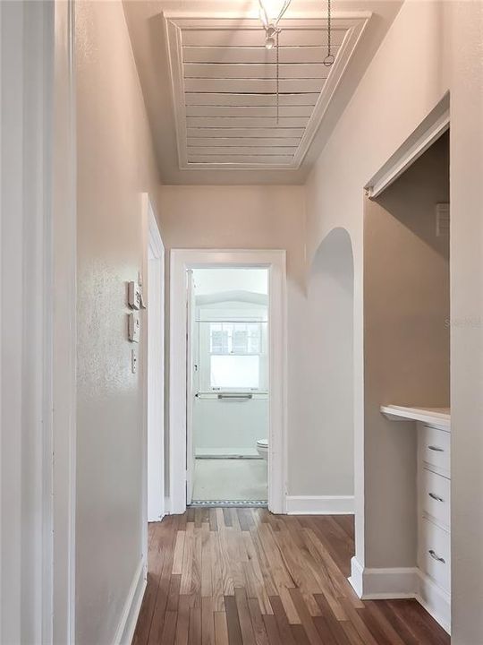 Activo con contrato: $3,550 (3 camas, 1 baños, 1079 Pies cuadrados)