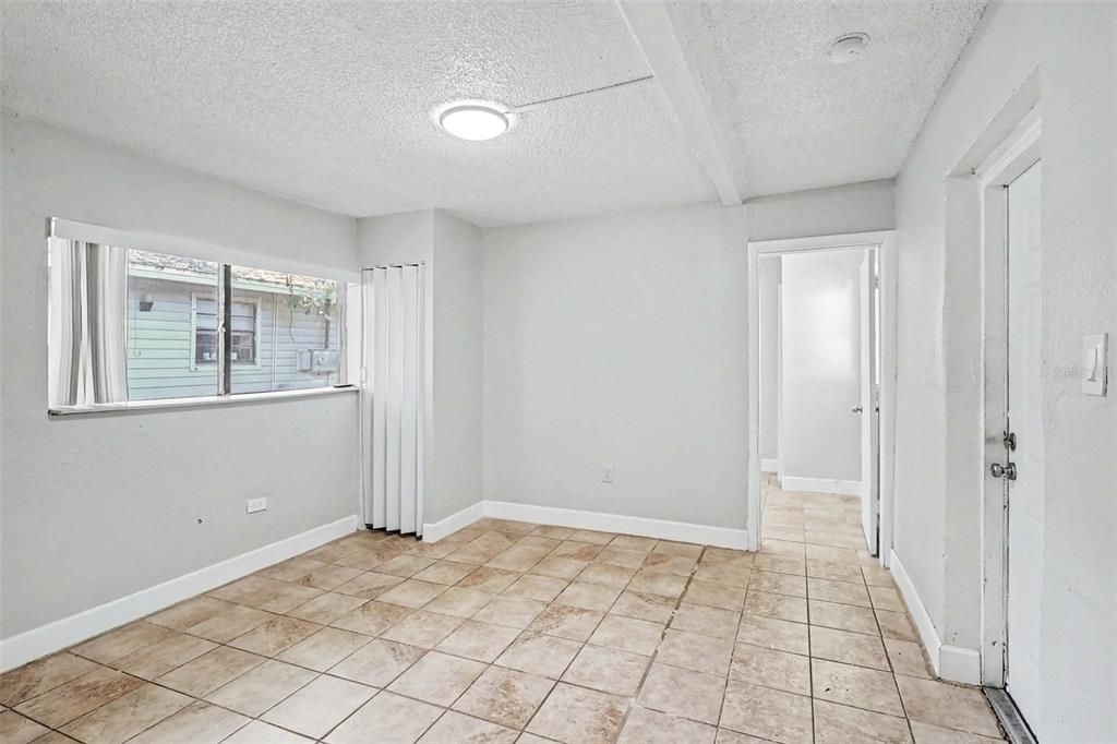 For Sale: $349,000 (5 beds, 0 baths, 1456 Square Feet)