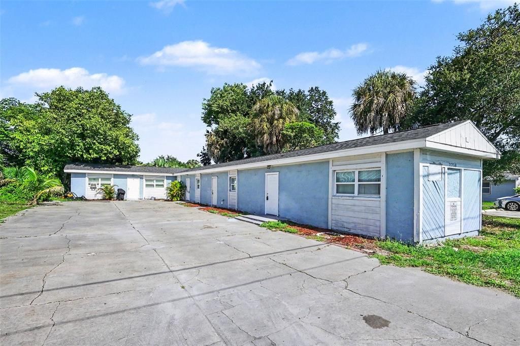 For Sale: $349,000 (5 beds, 0 baths, 1456 Square Feet)