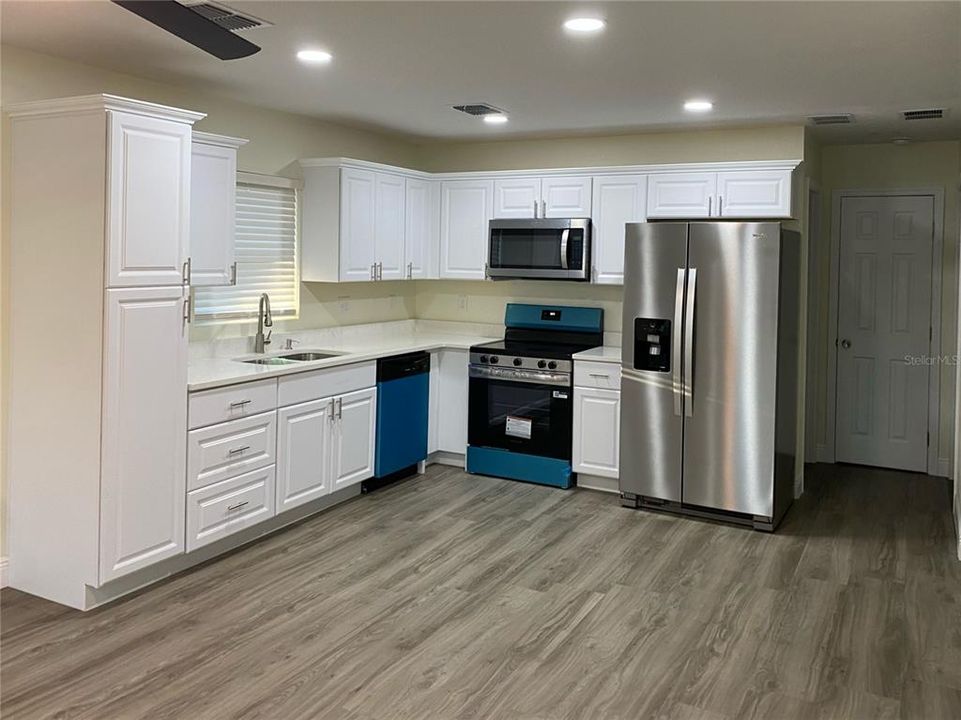 В аренду: $1,995 (3 спален, 2 ванн, 1200 Квадратных фут)