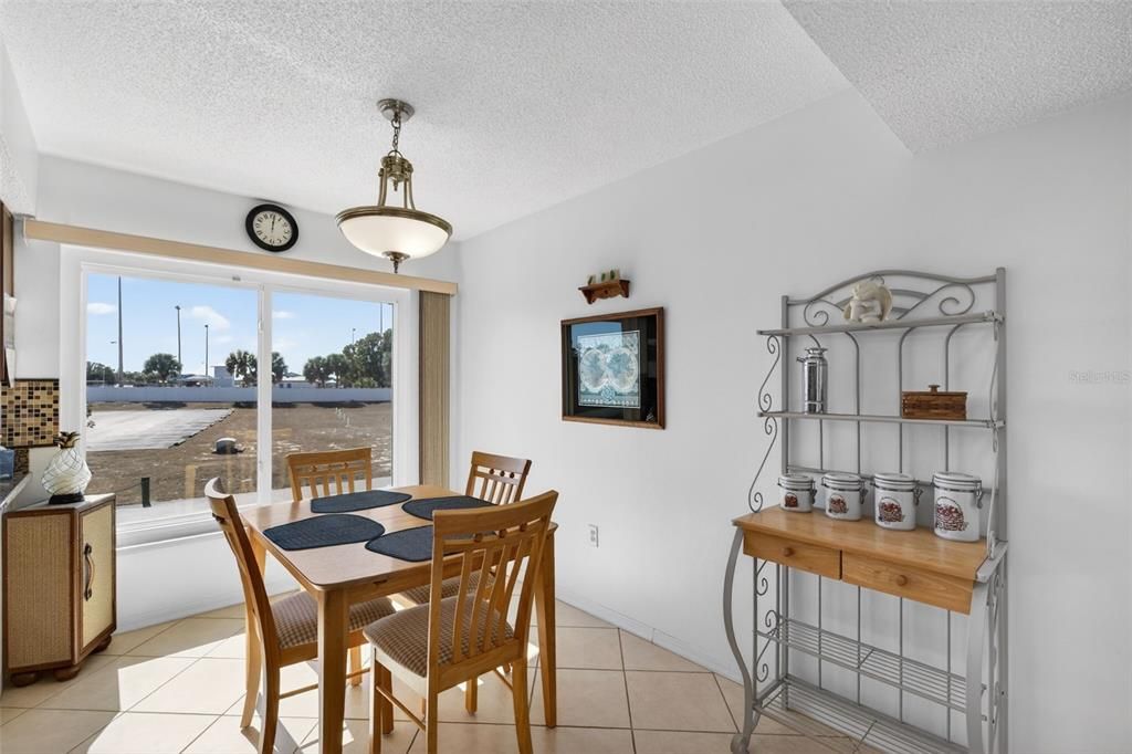 For Rent: $1,900 (2 beds, 2 baths, 1143 Square Feet)