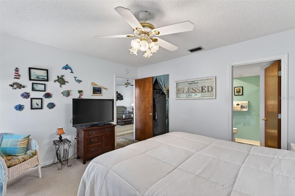 For Rent: $1,900 (2 beds, 2 baths, 1143 Square Feet)