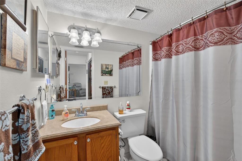 For Rent: $1,900 (2 beds, 2 baths, 1143 Square Feet)