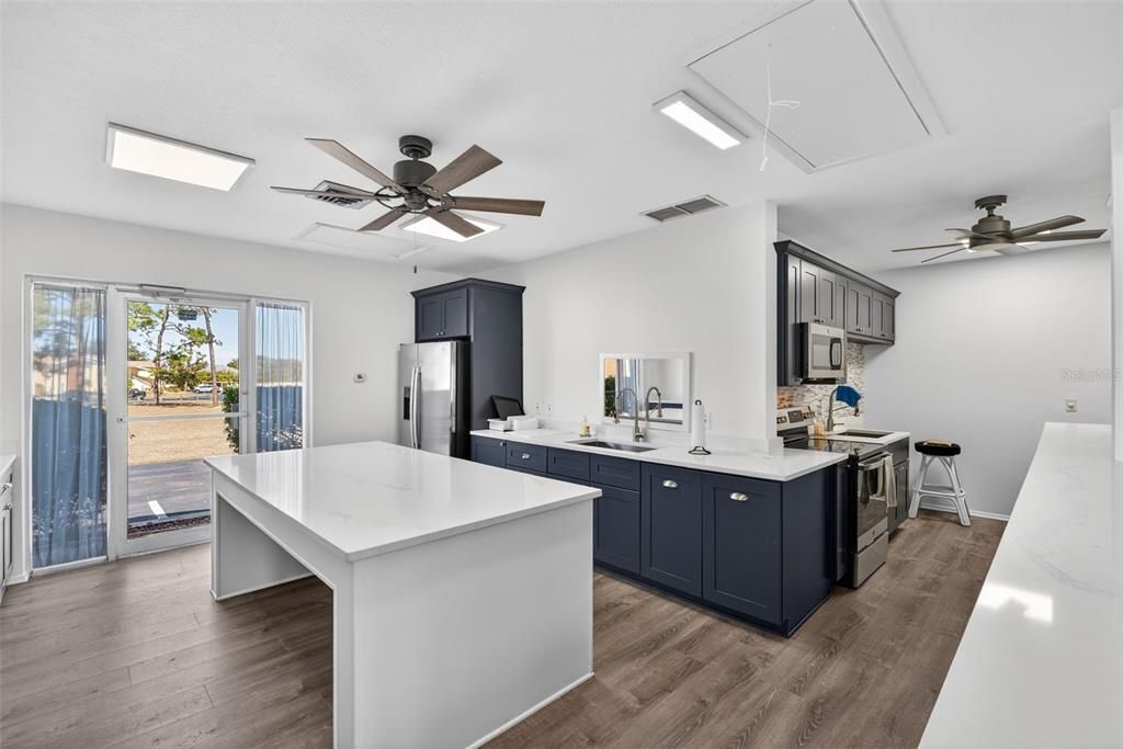 For Rent: $1,900 (2 beds, 2 baths, 1143 Square Feet)