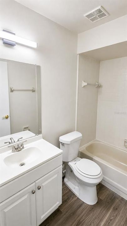 En Venta: $159,900 (2 camas, 2 baños, 912 Pies cuadrados)
