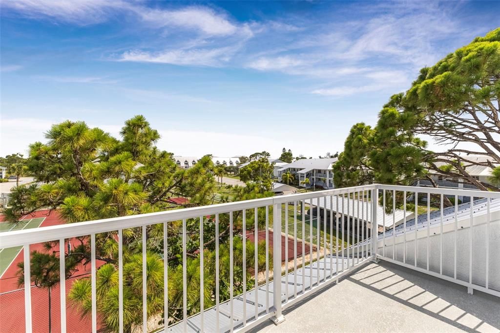 For Sale: $249,900 (4 beds, 3 baths, 1638 Square Feet)