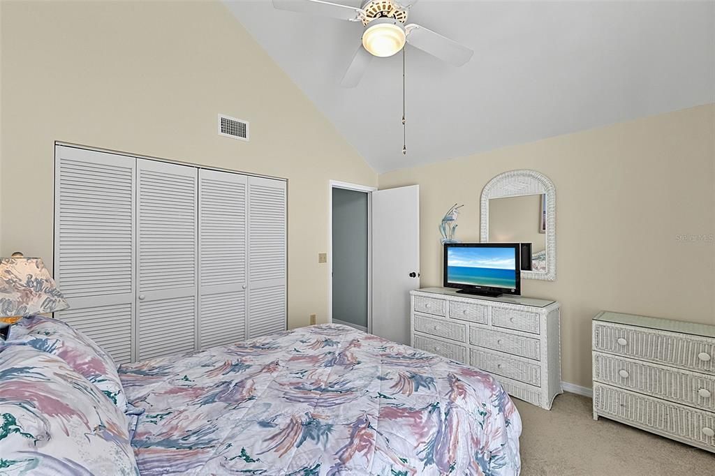 For Sale: $249,900 (4 beds, 3 baths, 1638 Square Feet)
