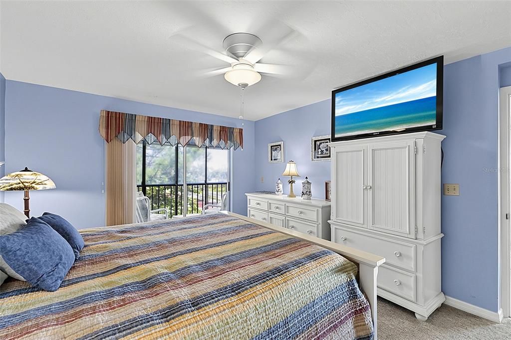 For Sale: $249,900 (4 beds, 3 baths, 1638 Square Feet)