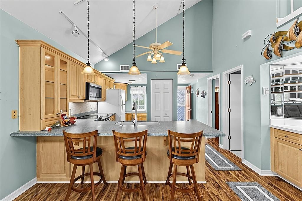 For Sale: $249,900 (4 beds, 3 baths, 1638 Square Feet)