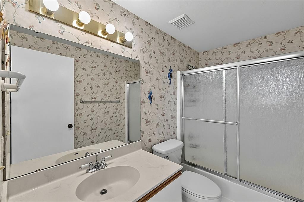 For Sale: $249,900 (4 beds, 3 baths, 1638 Square Feet)