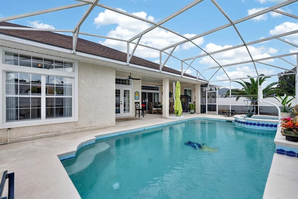 En Venta: $485,000 (3 camas, 2 baños, 2241 Pies cuadrados)