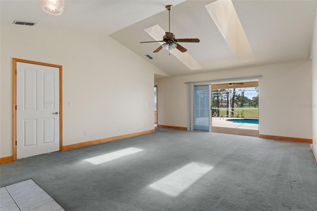 For Sale: $349,000 (3 beds, 2 baths, 1626 Square Feet)