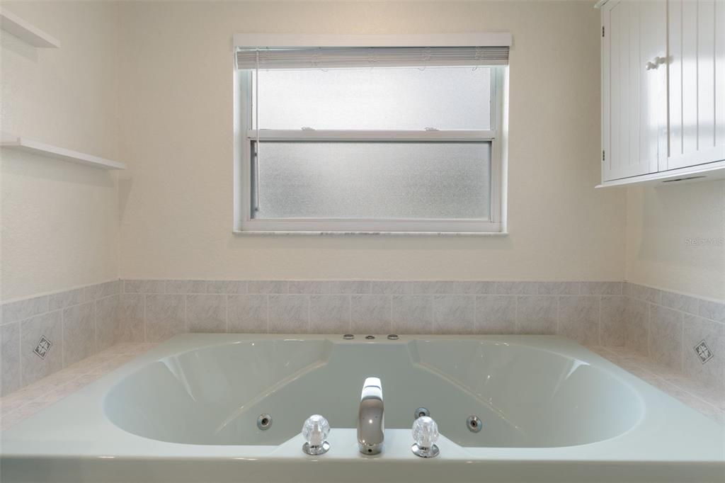 For Sale: $349,000 (3 beds, 2 baths, 1626 Square Feet)