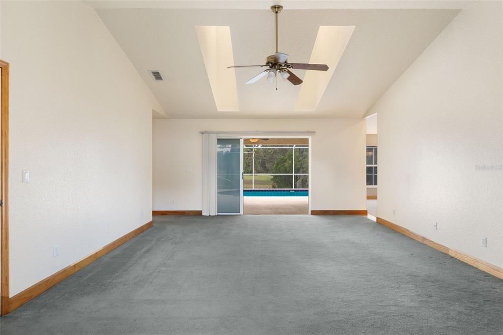 For Sale: $349,000 (3 beds, 2 baths, 1626 Square Feet)