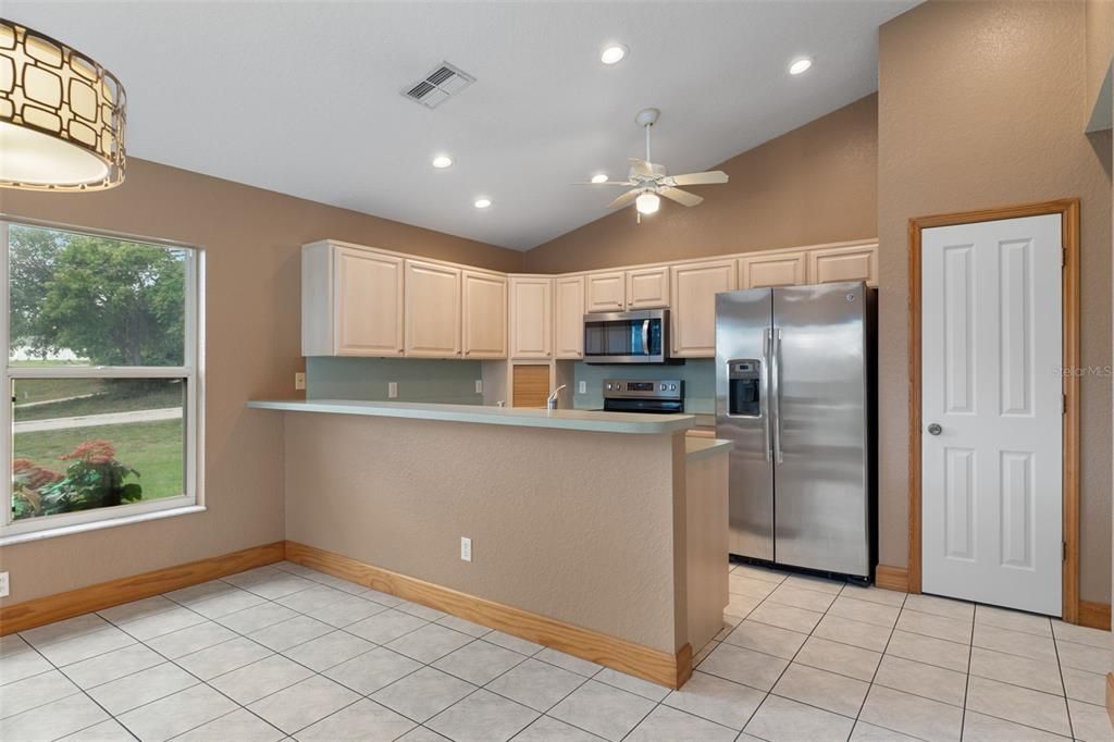 For Sale: $349,000 (3 beds, 2 baths, 1626 Square Feet)