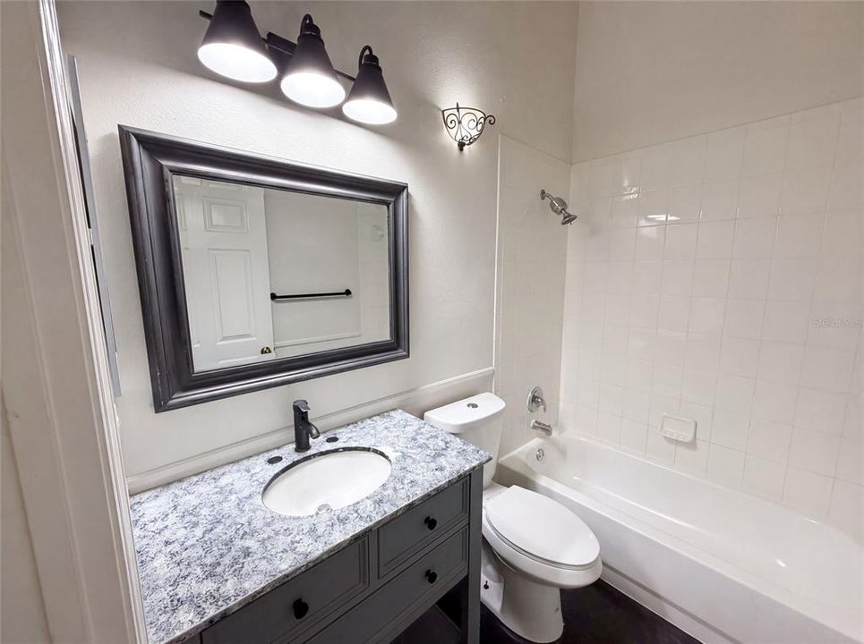 For Sale: $460,000 (4 beds, 2 baths, 1901 Square Feet)