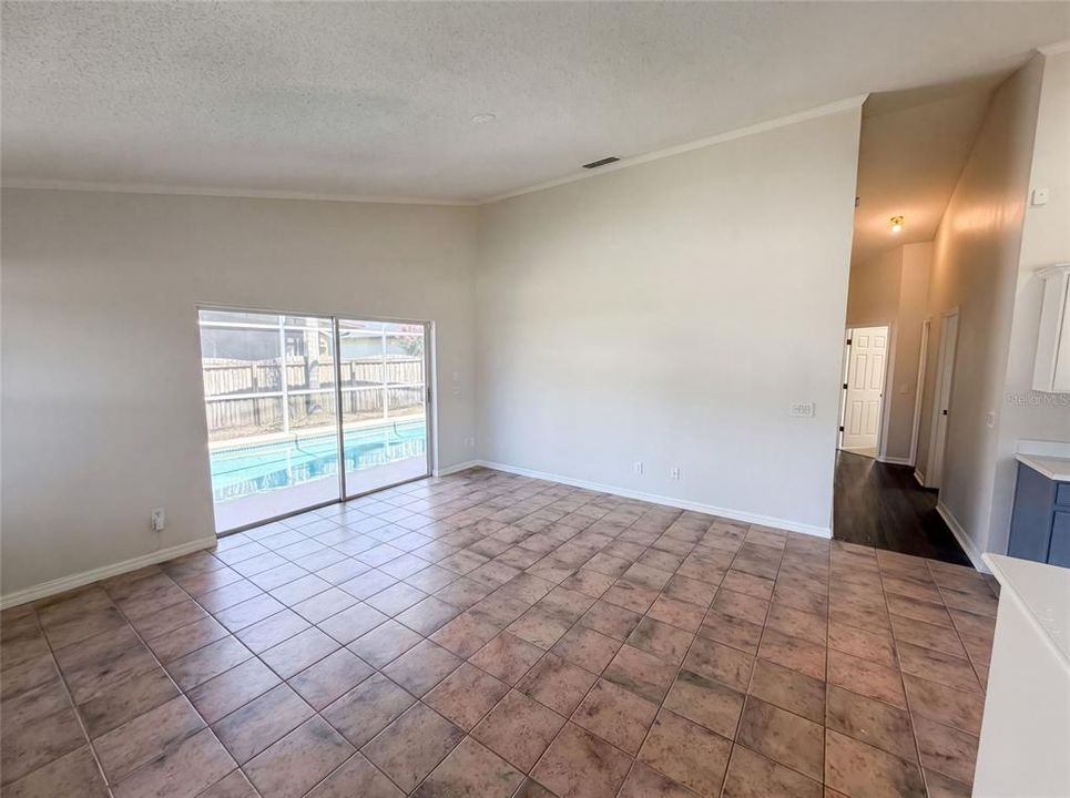For Sale: $460,000 (4 beds, 2 baths, 1901 Square Feet)