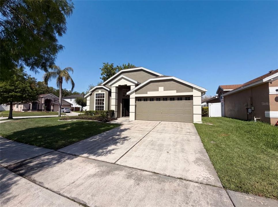 For Sale: $460,000 (4 beds, 2 baths, 1901 Square Feet)