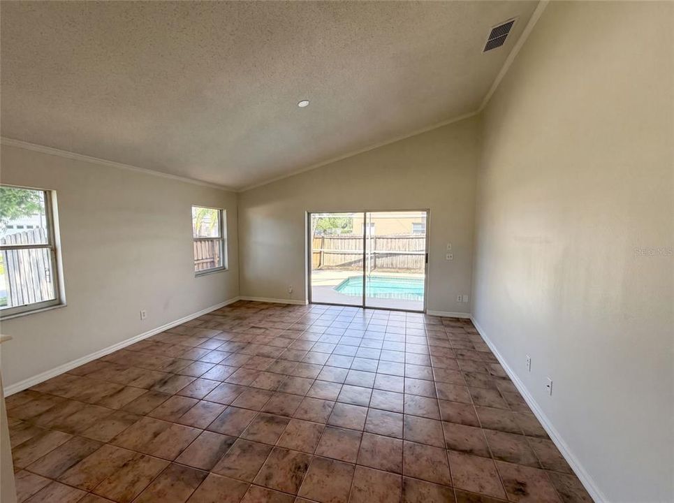For Sale: $460,000 (4 beds, 2 baths, 1901 Square Feet)