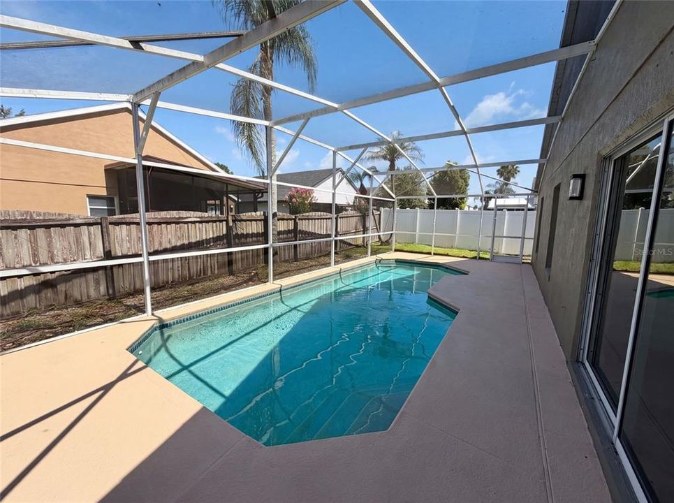 For Sale: $460,000 (4 beds, 2 baths, 1901 Square Feet)