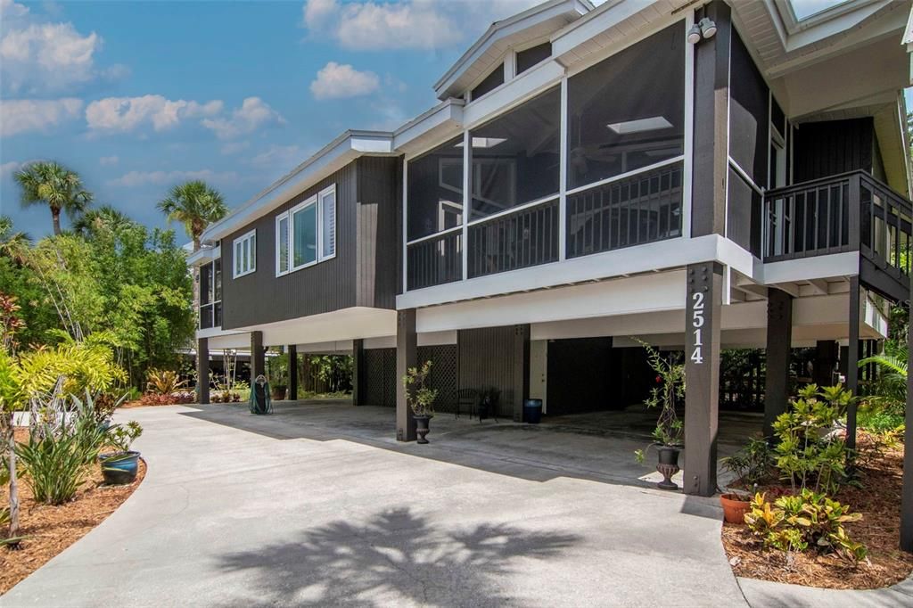 Activo con contrato: $1,125,000 (3 camas, 3 baños, 2474 Pies cuadrados)