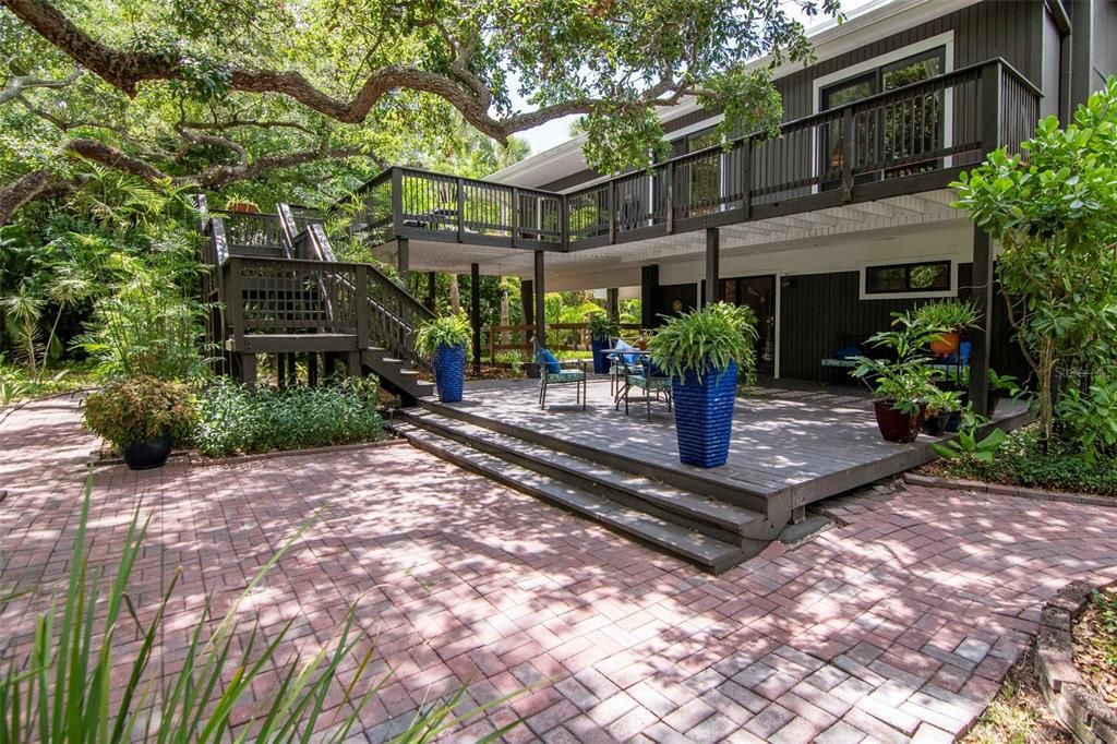 Activo con contrato: $1,125,000 (3 camas, 3 baños, 2474 Pies cuadrados)