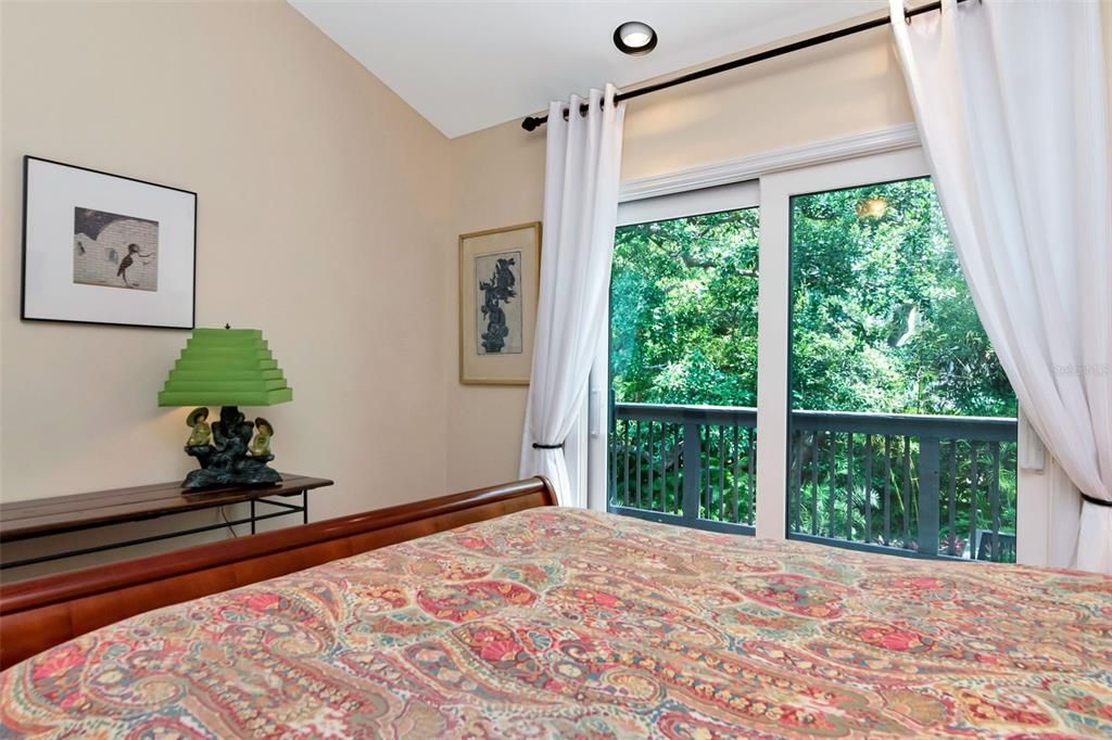 Activo con contrato: $1,125,000 (3 camas, 3 baños, 2474 Pies cuadrados)