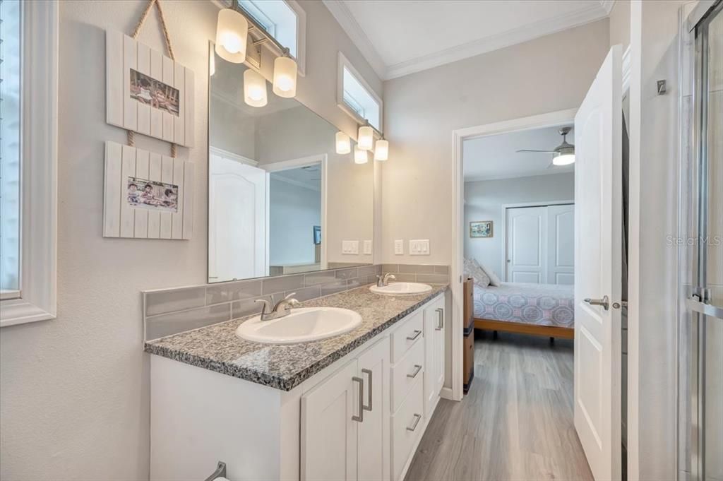 For Sale: $215,000 (2 beds, 2 baths, 1152 Square Feet)